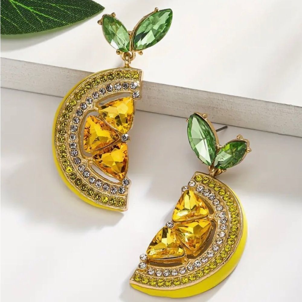 🍋 Betsey Johnson crystal lemon dangle earrings 🍋